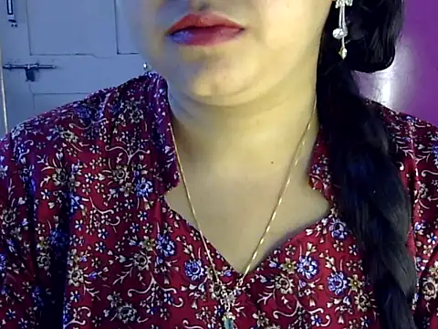 Snapshot of Cute_Aliyaa chatting on 07/13/26, 12:26 Cute Aliyaa online show from 07/13/26, 12:26