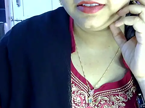 Snapshot of Cute_Aliyaa chatting on 06/27/26, 10:43 Cute Aliyaa online show from 06/27/26, 10:43