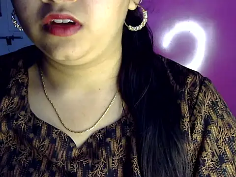 Snapshot of Cute_Aliyaa chatting on 07/17/26, 01:41 Cute Aliyaa online show from 07/17/26, 01:41