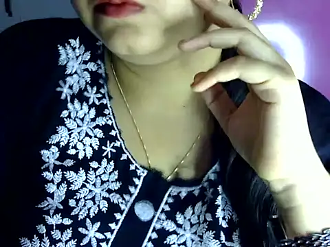 Snapshot of Cute_Aliyaa chatting on 06/30/26, 01:55 Cute Aliyaa online show from 06/30/26, 01:55