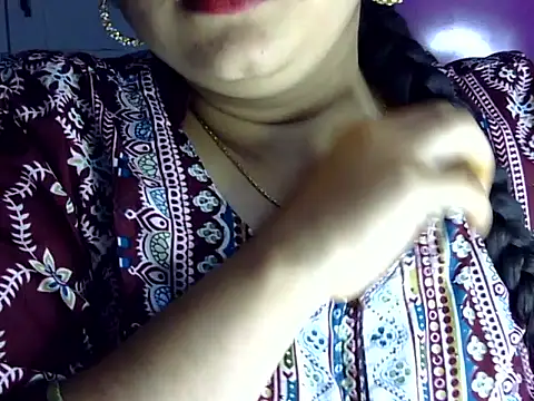 Snapshot of Cute_Aliyaa chatting on 07/08/26, 01:45 Cute Aliyaa online show from 07/08/26, 01:45