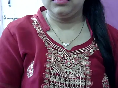 Cute Aliyaa online show from 05/17/26, 10:37