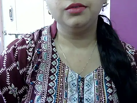 Cute Aliyaa online show from 05/02/26, 09:47