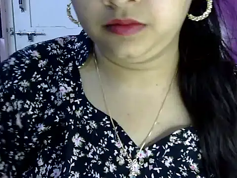 Snapshot of Cute_Aliyaa chatting on 06/23/26, 01:20 Cute Aliyaa online show from 06/23/26, 01:20