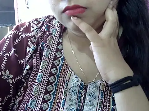 Cute Aliyaa online show from 04/07/26, 11:23