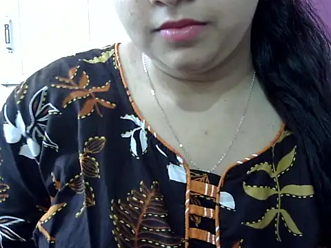 Cute Aliyaa online show from 04/24/26, 10:17