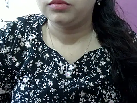Cute Aliyaa online show from 05/05/26, 12:08