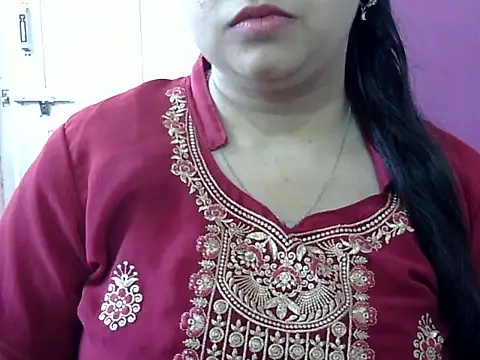 Cute Aliyaa online show from 05/03/26, 10:20