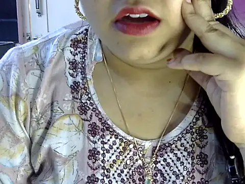 Snapshot of Cute_Aliyaa chatting on 06/21/26, 11:05 Cute Aliyaa online show from 06/21/26, 11:05