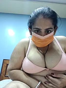 Snapshot of diyam4002 chatting on 02/06/26, 02:13 diyam4002 online show from 02/06/26, 02:13