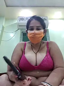 Snapshot of diyam4002 chatting on 02/15/26, 07:57 diyam4002 online show from 02/15/26, 07:57