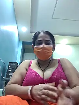 Snapshot of diyam4002 chatting on 02/04/26, 02:56 diyam4002 online show from 02/04/26, 02:56