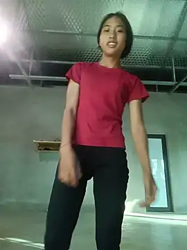 Snapshot of Hoa-tuylip chatting on 05/25/26, 10:14 Hoa-tuylip online show from 05/25/26, 10:14