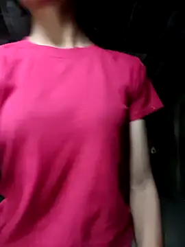 Hoa-tuylip online show from 03/28/26, 12:00