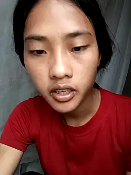 Snapshot of Hoa-tuylip chatting on 05/19/26, 03:13 Hoa-tuylip online show from 05/19/26, 03:13