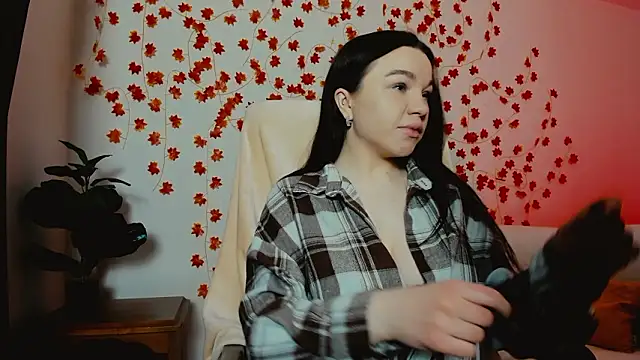 Mia Mia999 online show from 02/06/26, 09:44