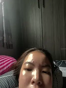 Snapshot of Phuonghot189 chatting on 02/17/26, 08:00 Phuonghot189 online show from 02/17/26, 08:00