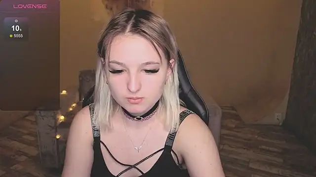 Snapshot of grase_neon chatting on 02/11/26, 10:15 grase neon online show from 02/11/26, 10:15