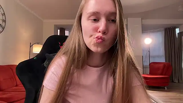 SharaNewbern online show from 03/23/26, 02:28