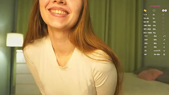 Snapshot of SharaNewbern chatting on 02/16/26, 02:05 SharaNewbern online show from 02/16/26, 02:05