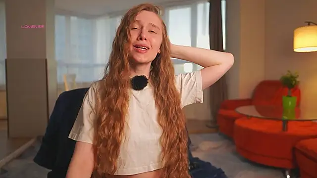 SharaNewbern online show from 04/17/26, 02:09