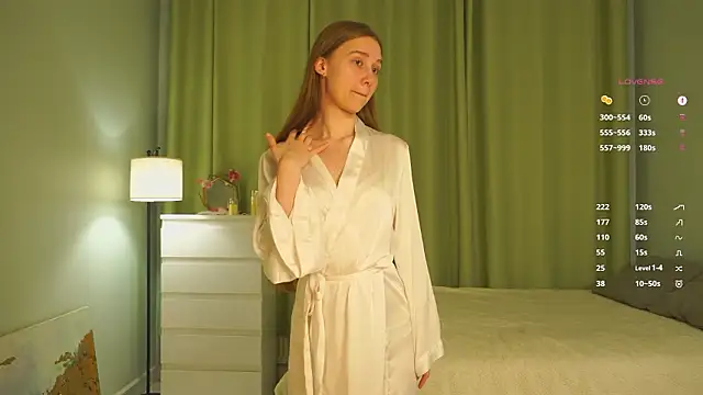 Snapshot of SharaNewbern chatting on 02/19/26, 02:47 SharaNewbern online show from 02/19/26, 02:47