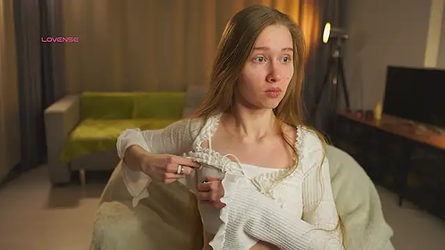 Snapshot of SharaNewbern chatting on 02/03/26, 02:11 SharaNewbern online show from 02/03/26, 02:11