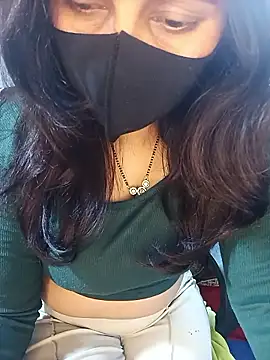 Snapshot of alinaarora chatting on 02/05/26, 03:52 alinaarora online show from 02/05/26, 03:52