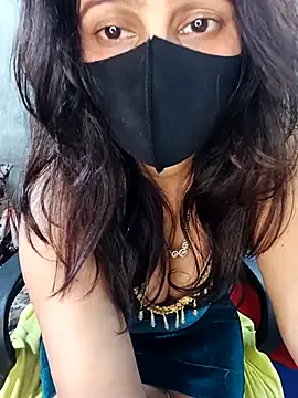 Snapshot of alinaarora chatting on 02/01/26, 02:37 alinaarora online show from 02/01/26, 02:37