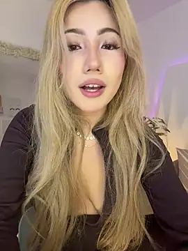 Snapshot of Isa_cortes_ chatting on 06/23/26, 02:59 Isa cortes online show from 06/23/26, 02:59