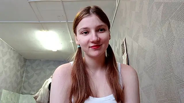 Snapshot of KateClarky chatting on 02/02/26, 01:21 KateClarky online show from 02/02/26, 01:21