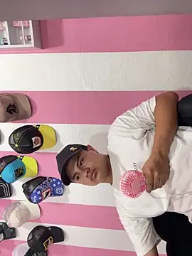 andresmahecha777 online show from 03/15/26, 10:28