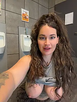 TattooGirlAlia online show from 06/01/26, 03:11