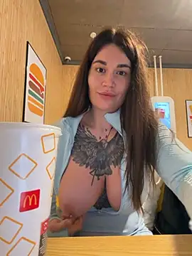 TattooGirlAlia online show from 11/04/25, 07:28