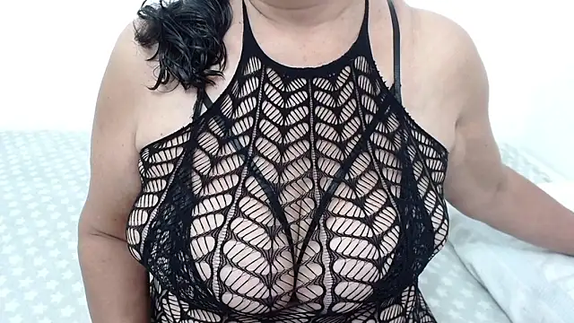 Snapshot of ElizabethMiler chatting on 06/29/26, 04:07 ElizabethMiler online show from 06/29/26, 04:07