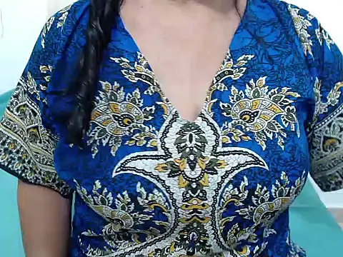 Snapshot of ElizabethMiler chatting on 02/07/26, 10:18 ElizabethMiler online show from 02/07/26, 10:18