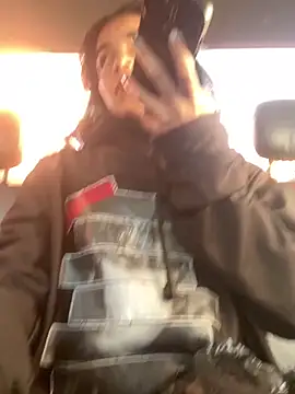 bliinkii and luka  online show from 02/26/26, 01:00