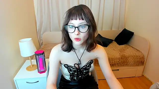 Sunny Girl X online show from 02/07/26, 01:19