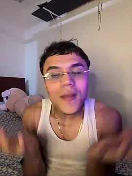 CreamKingg online show from 04/08/26, 01:29