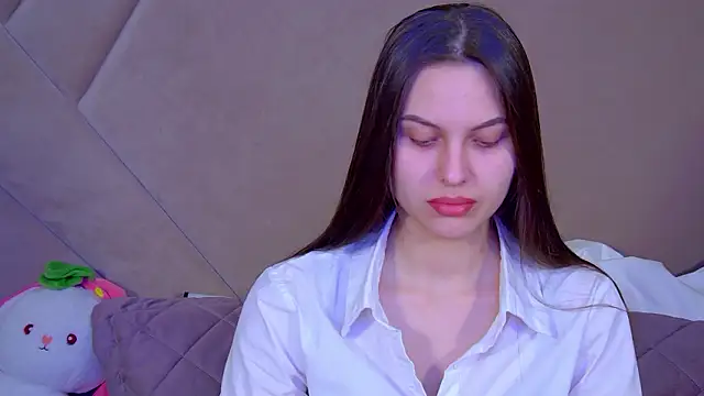 Snapshot of AliceVersal chatting on 02/05/26, 04:08 AliceVersal online show from 02/05/26, 04:08