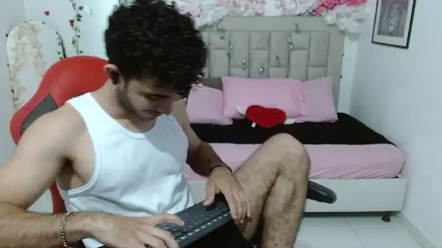 Caius fox online show from 04/18/26, 11:34