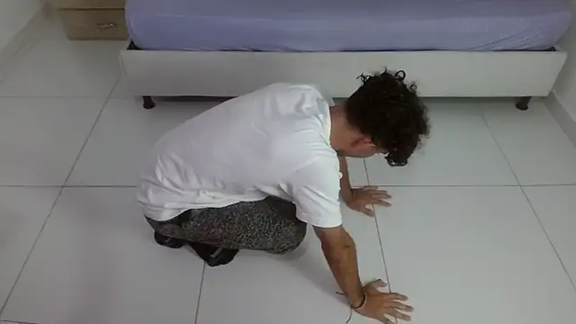 Snapshot of Caius_fox chatting on 02/22/26, 11:23 Caius fox online show from 02/22/26, 11:23