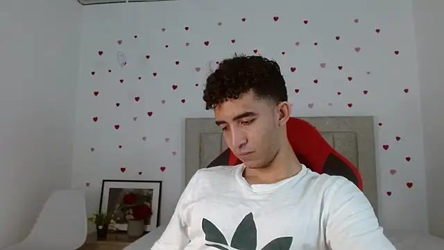 Caius fox online show from 03/26/26, 12:03