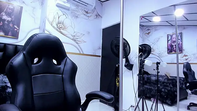 alicee  mature online show from 04/10/26, 09:22