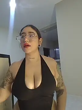 Helll girll online show from 03/15/26, 11:23