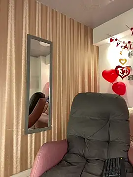 Snapshot of Dominik_Souza chatting on 02/24/26, 01:34 Dominik Souza online show from 02/24/26, 01:34