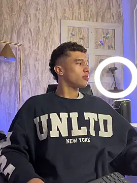 Snapshot of Dominik_Souza chatting on 02/28/26, 12:49 Dominik Souza online show from 02/28/26, 12:49