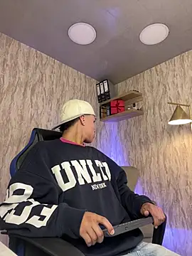 Snapshot of Dominik_Souza chatting on 02/21/26, 01:46 Dominik Souza online show from 02/21/26, 01:46