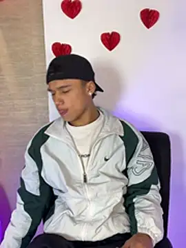 Snapshot of Dominik_Souza chatting on 02/15/26, 07:46 Dominik Souza online show from 02/15/26, 07:46