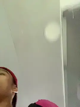 Snapshot of Dominik_Souza chatting on 02/14/26, 12:38 Dominik Souza online show from 02/14/26, 12:38